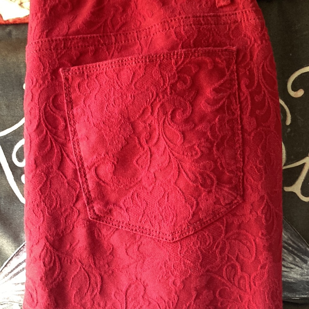 Chicos red jeggings.  Great shape